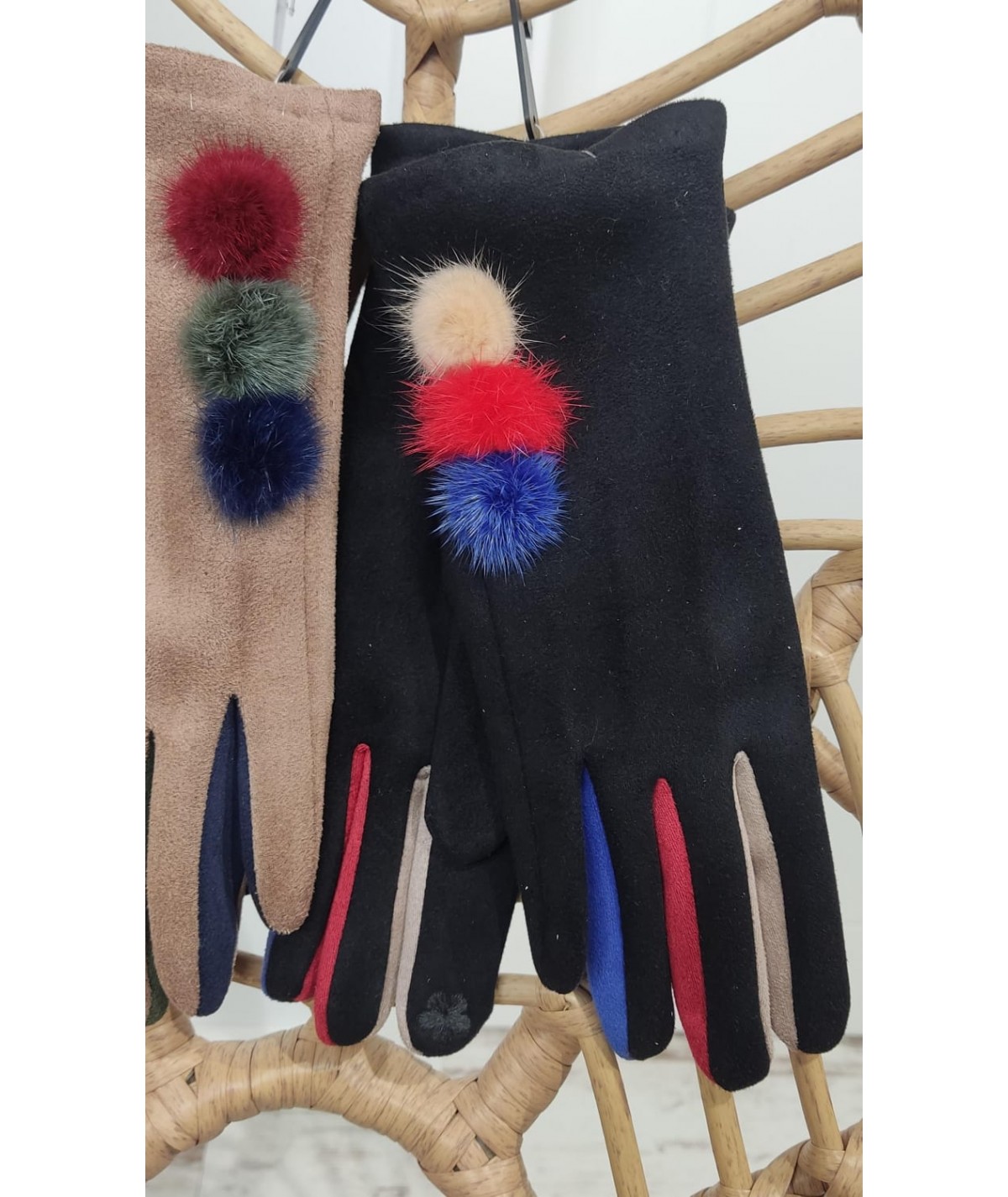 GUANTES TRIPLE POMPON