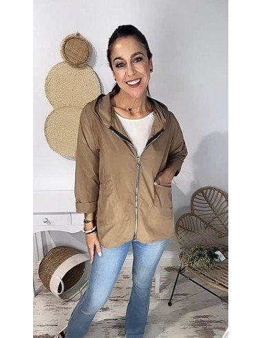 CHAQUETA CORTAVIENTOS NURIA