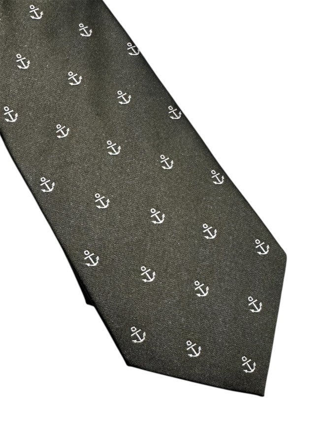 Corbata ancha ancla