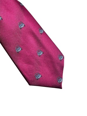 Corbata ancha coche