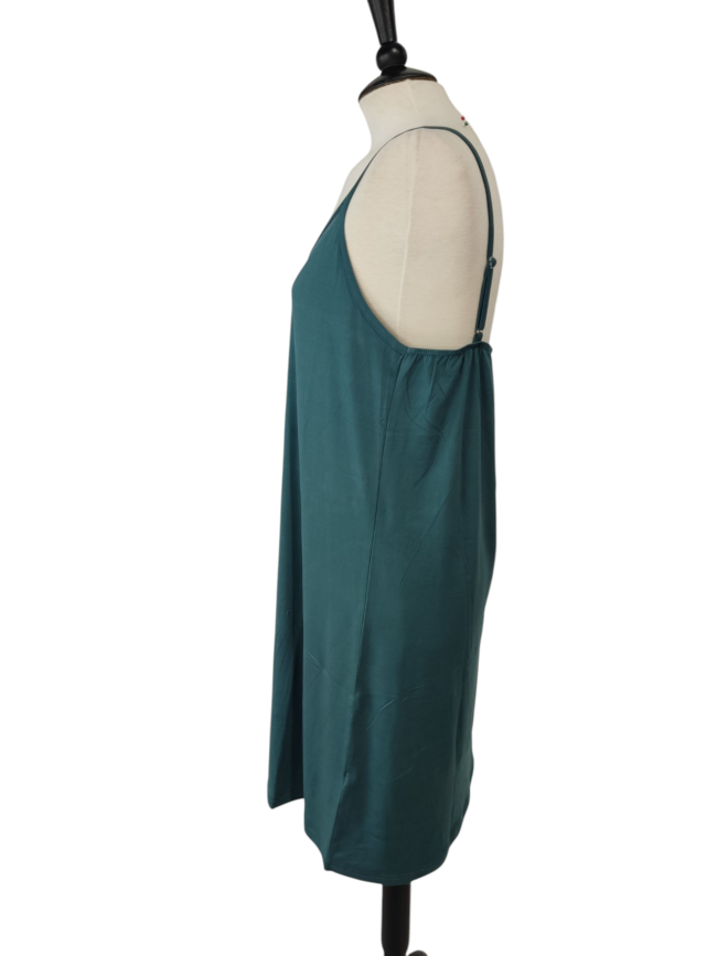 Camisón y bata con encaje