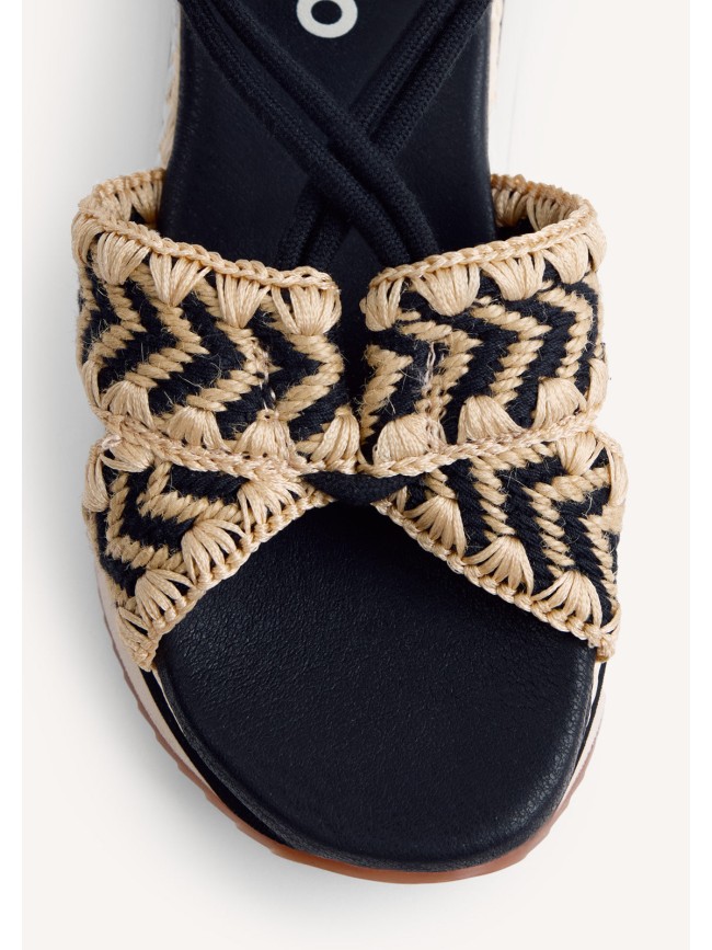Sandalias cuña bordado ugunja