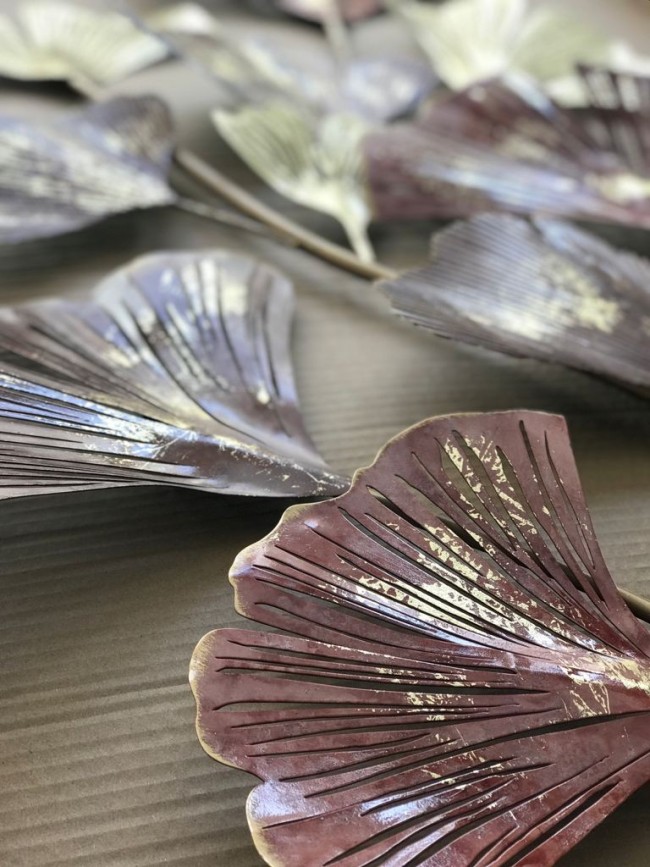 Decoración Pared Metal Hojas Granate